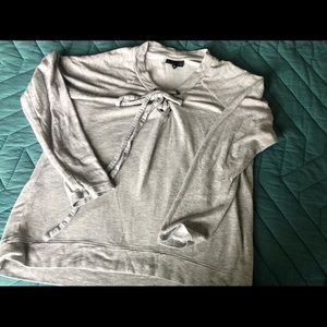 Bobeau Gray tie front sweatshirt. Size Medium.